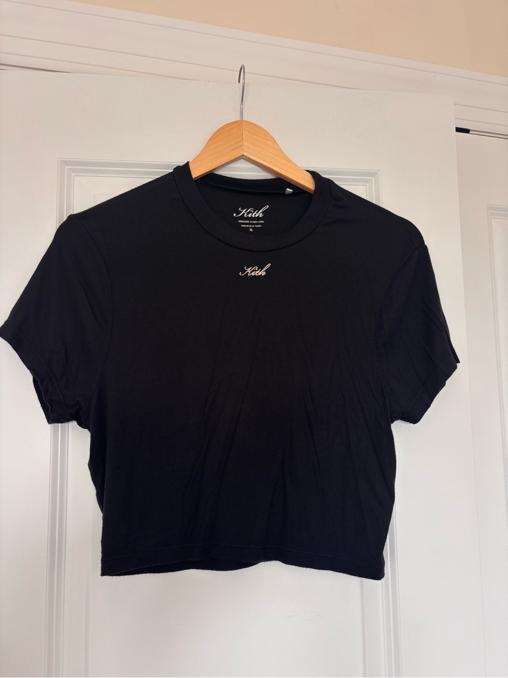 Kith Black Cropped Ribbed Tee Embroidered Script Kith Logo Size XL Women’s